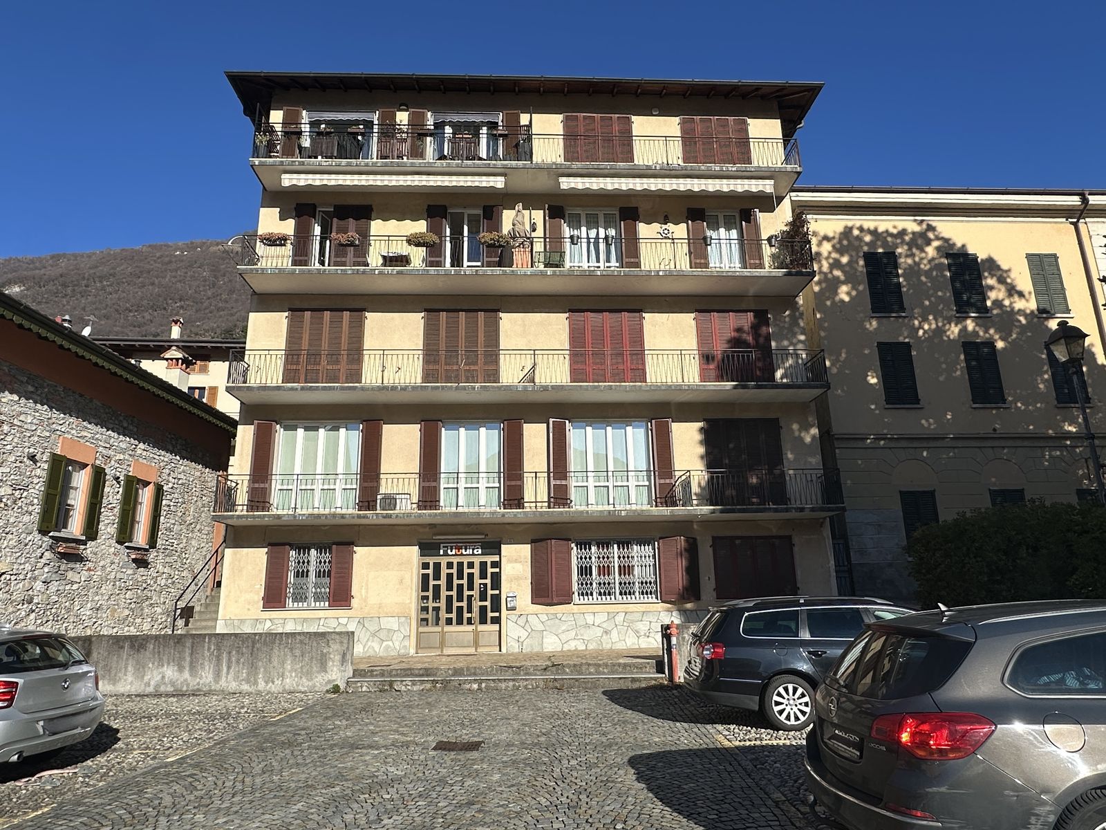 2 bedroom Apartment For Sale