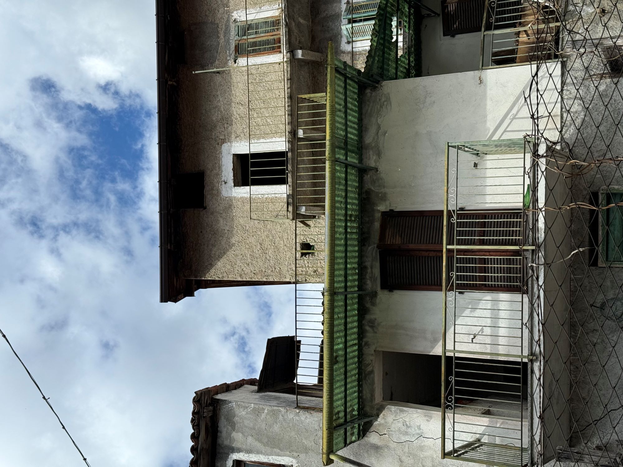 4 bedroom House (unspecified) For Sale