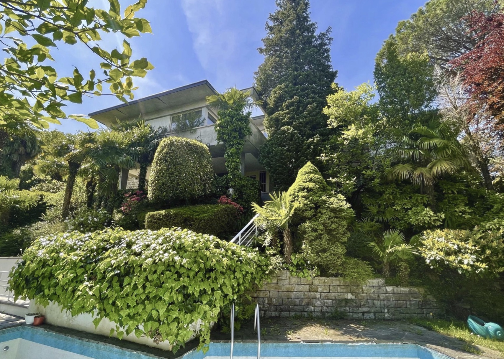 5 bedroom Villa For Sale