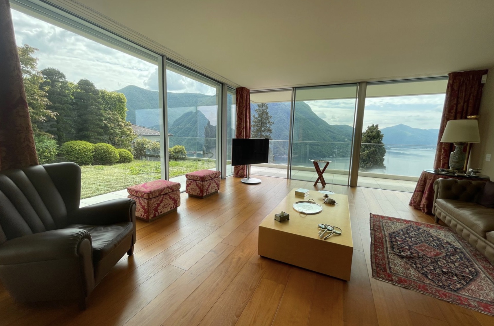 3 bedroom Apartment For Sale
