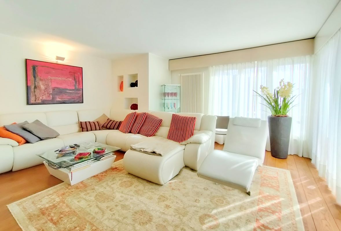 3 bedroom Apartment For Sale
