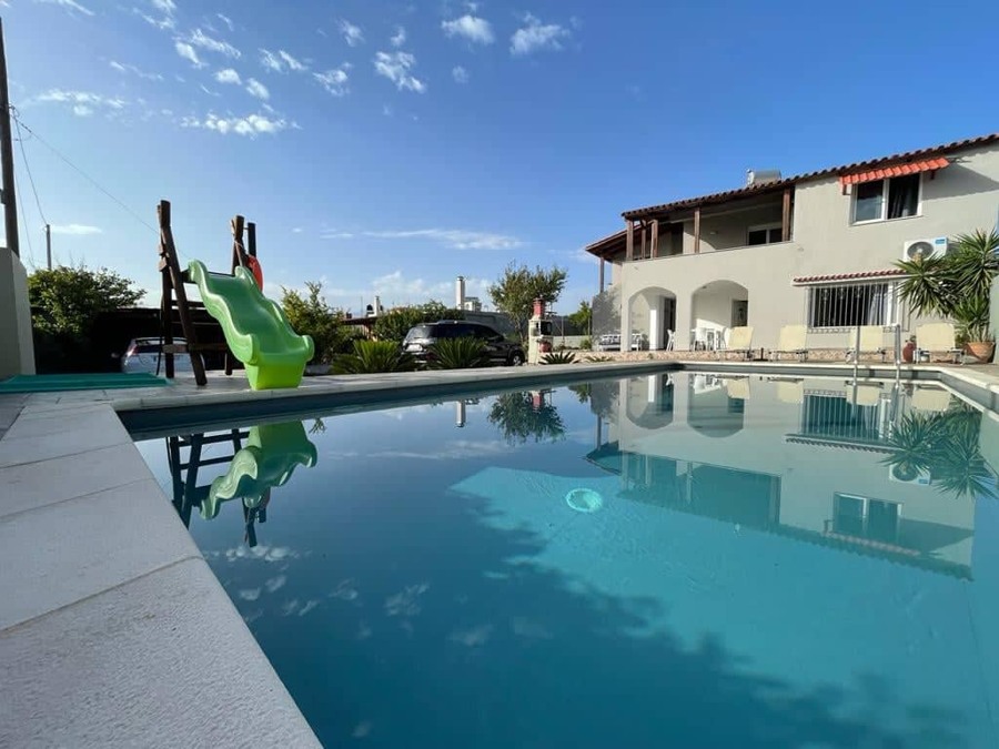 4 bedroom Villa For Sale