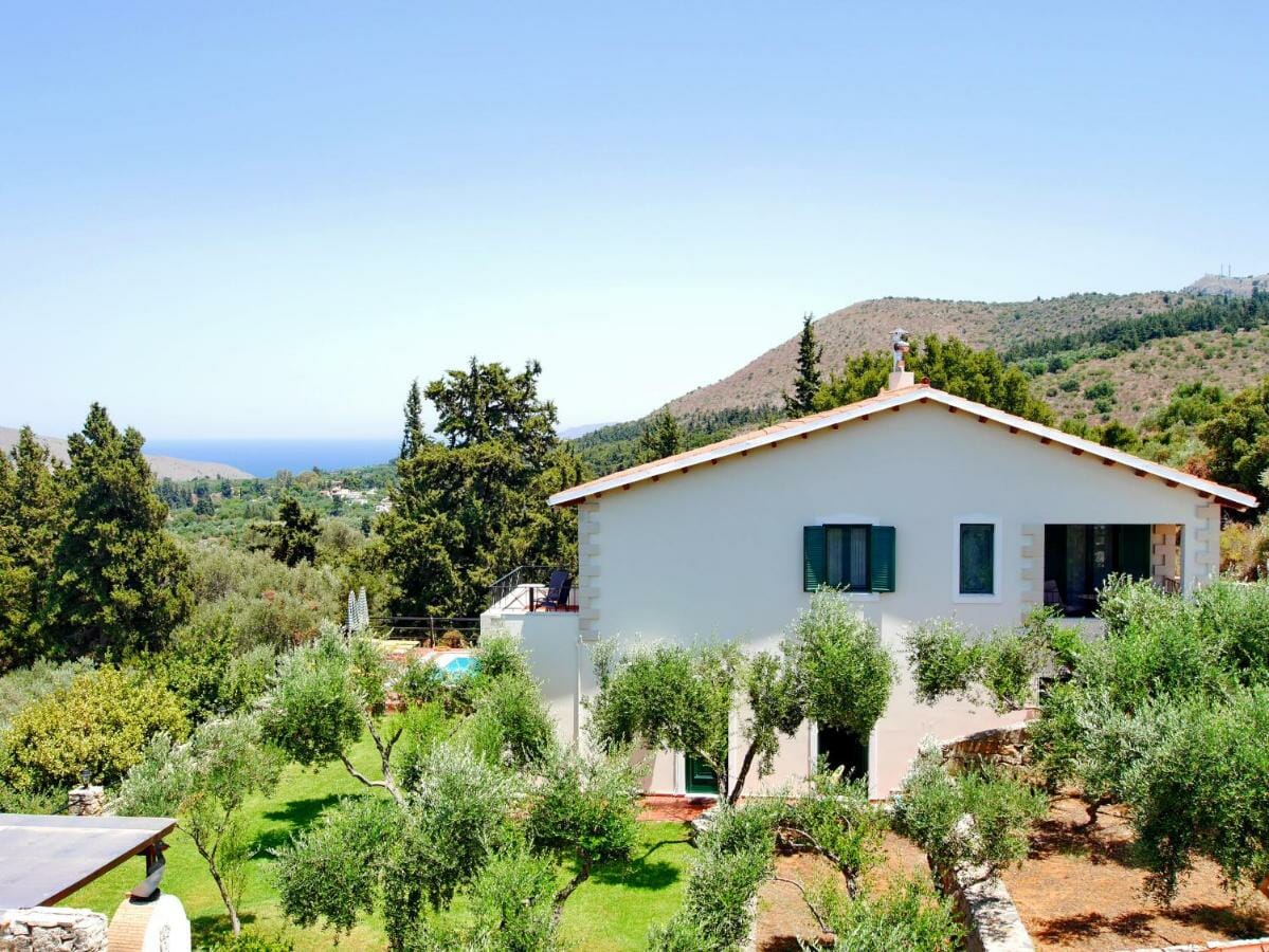 5 bedroom Villa For Sale