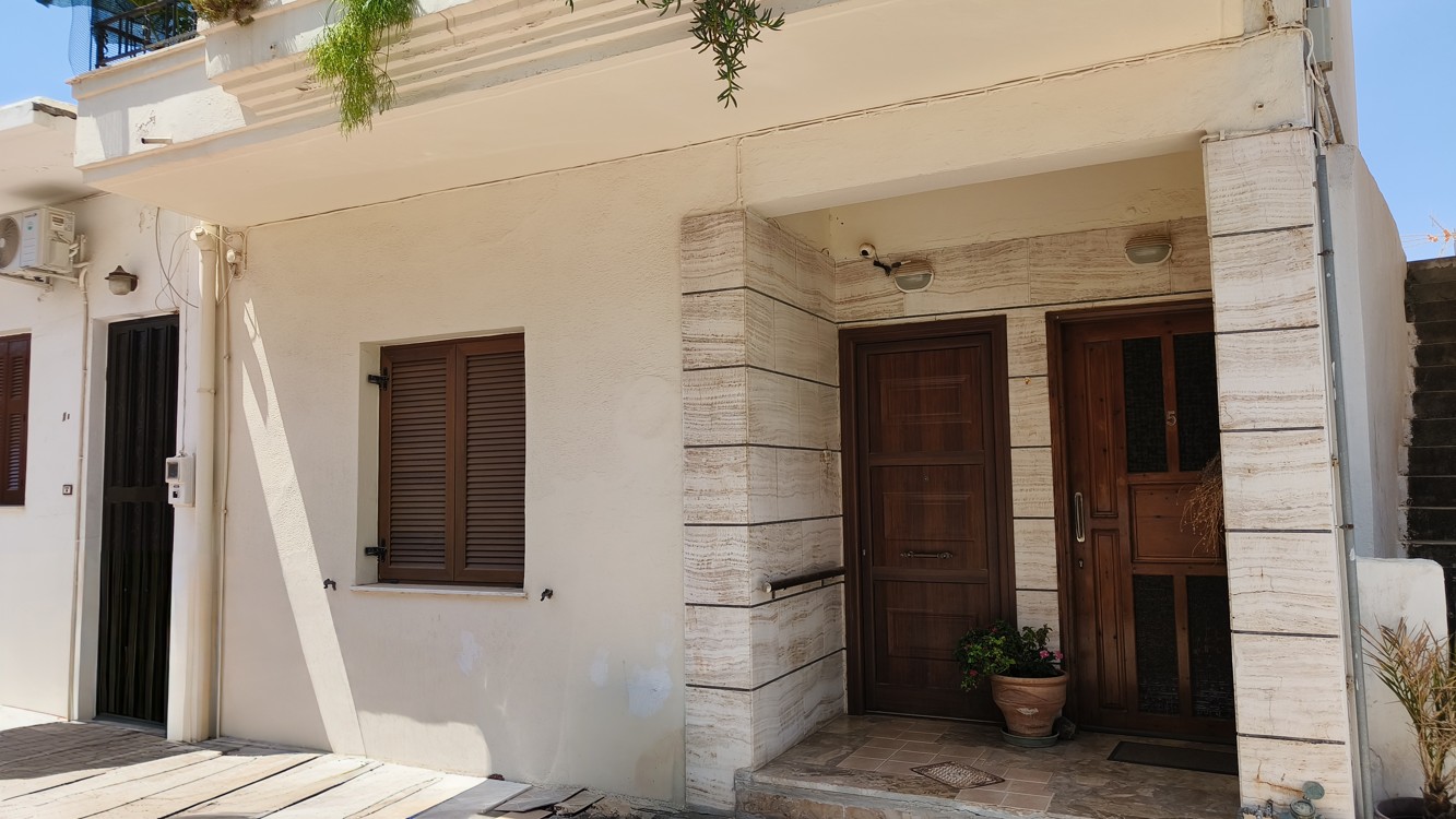 2 bedroom House (unspecified) For Sale