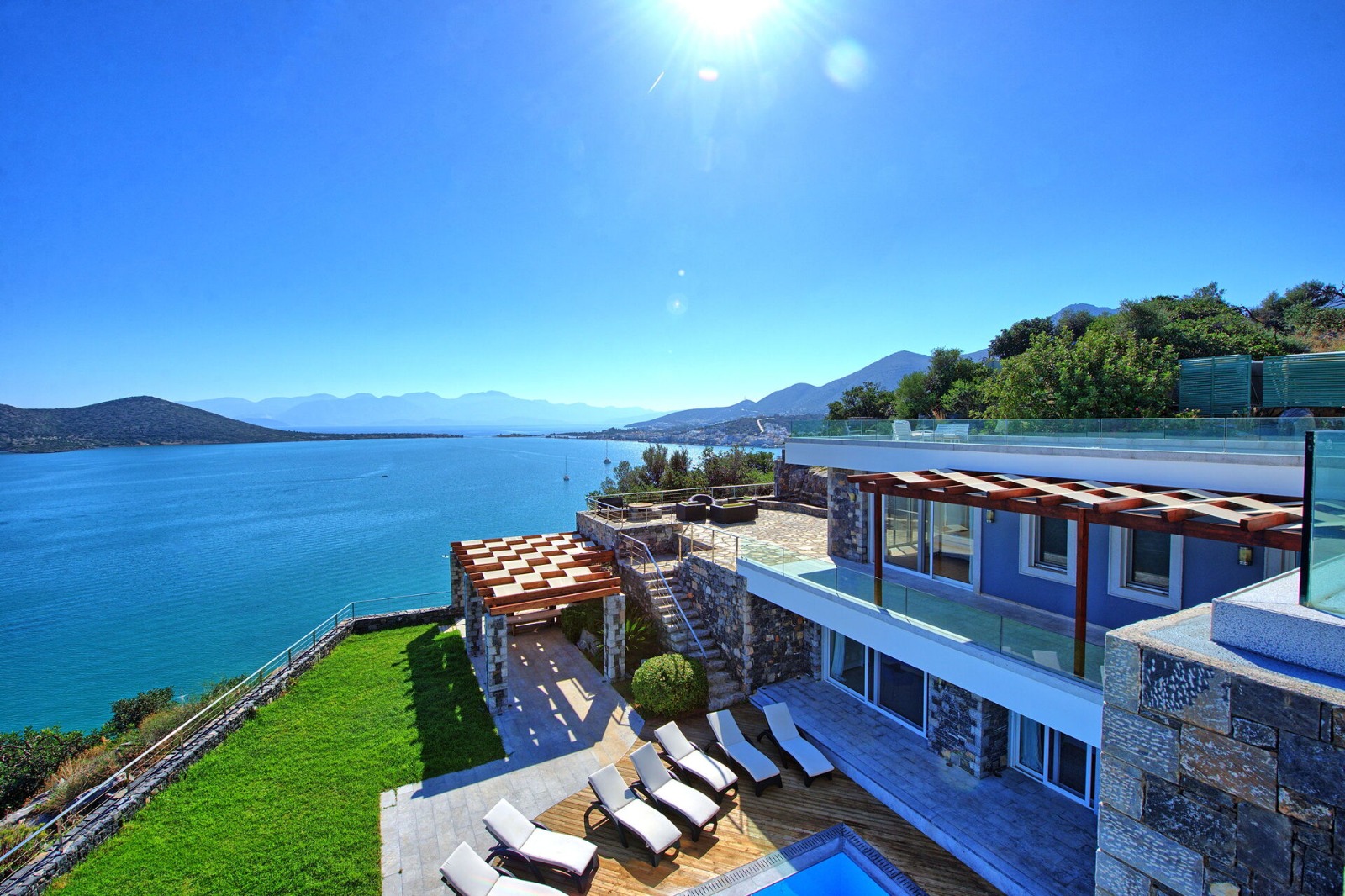 5 bedroom Villa For Sale