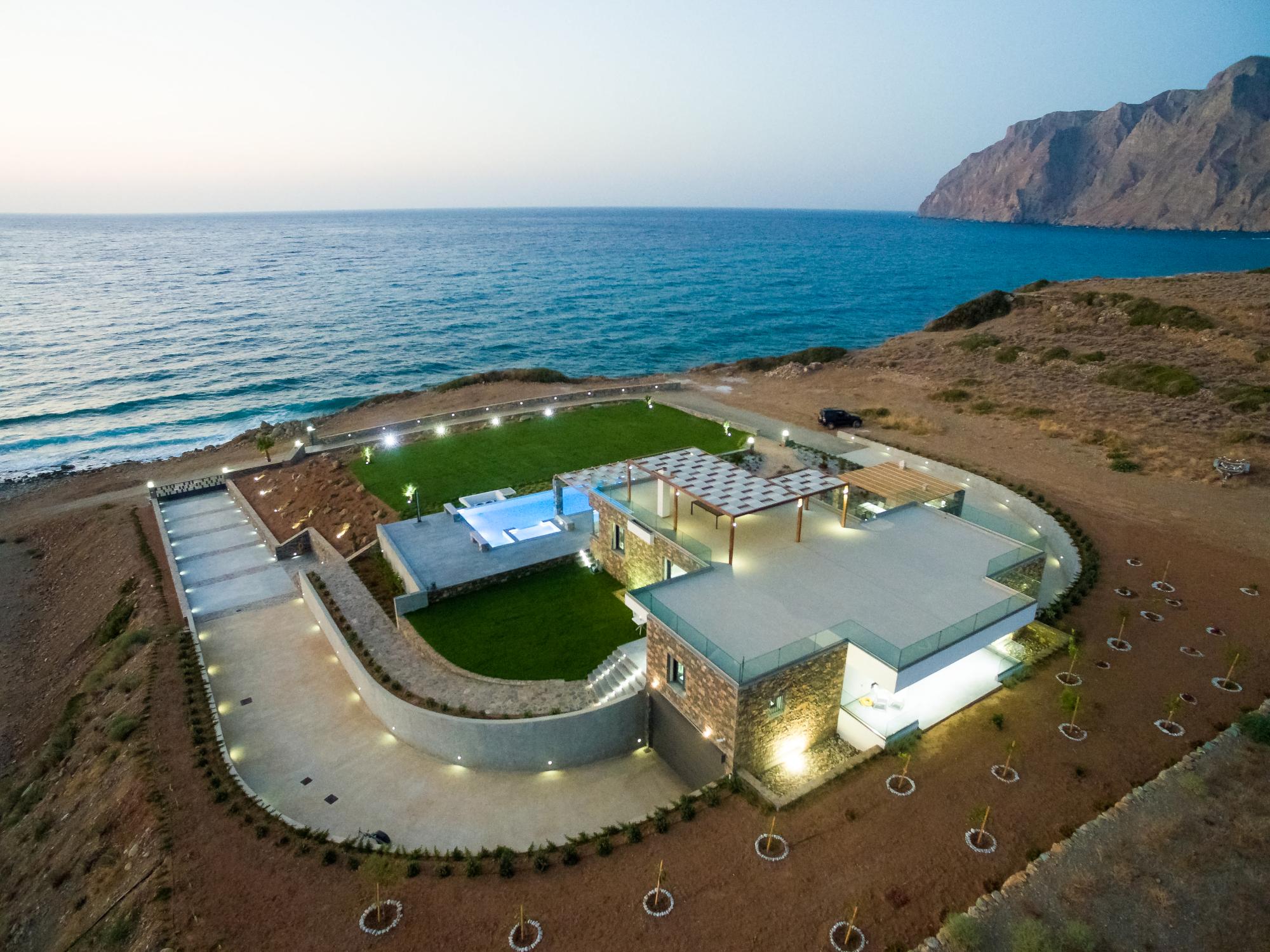 6 bedroom Villa For Sale