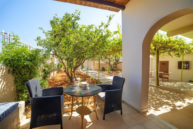 2 bedroom Detached house For Sale