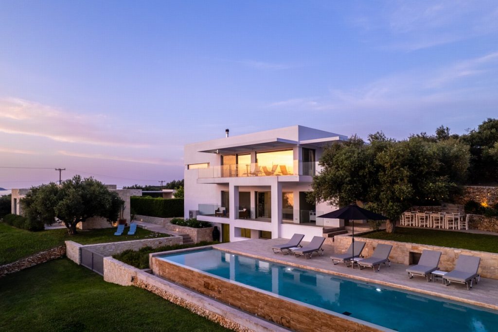 5 bedroom Villa For Sale