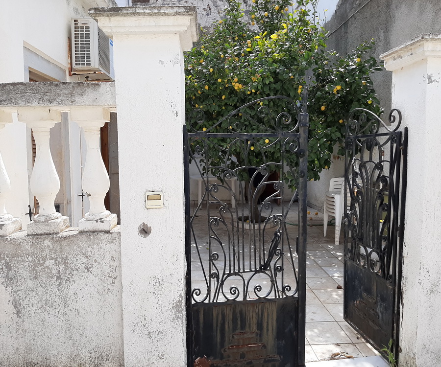 1 bedroom House (unspecified) For Sale