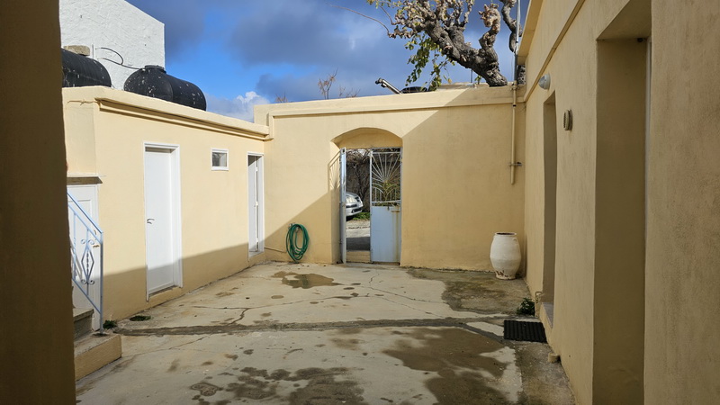 2 bedroom House (unspecified) For Sale