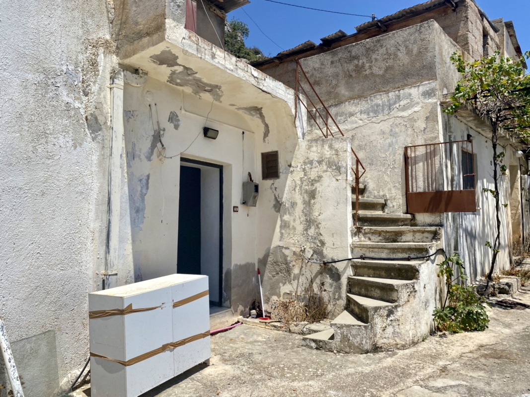 2 bedroom House (unspecified) For Sale