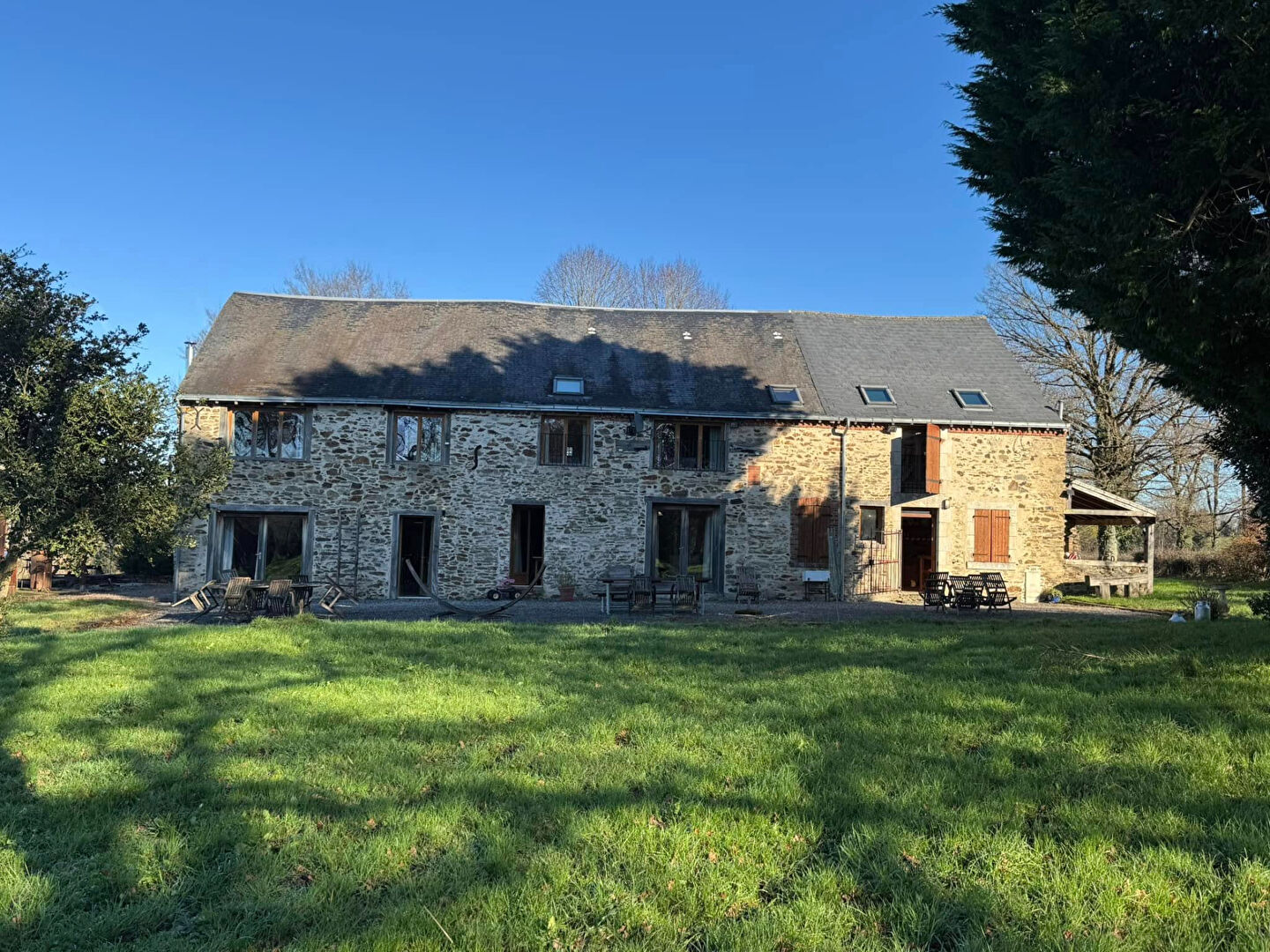 9 bedroom House (unspecified) For Sale