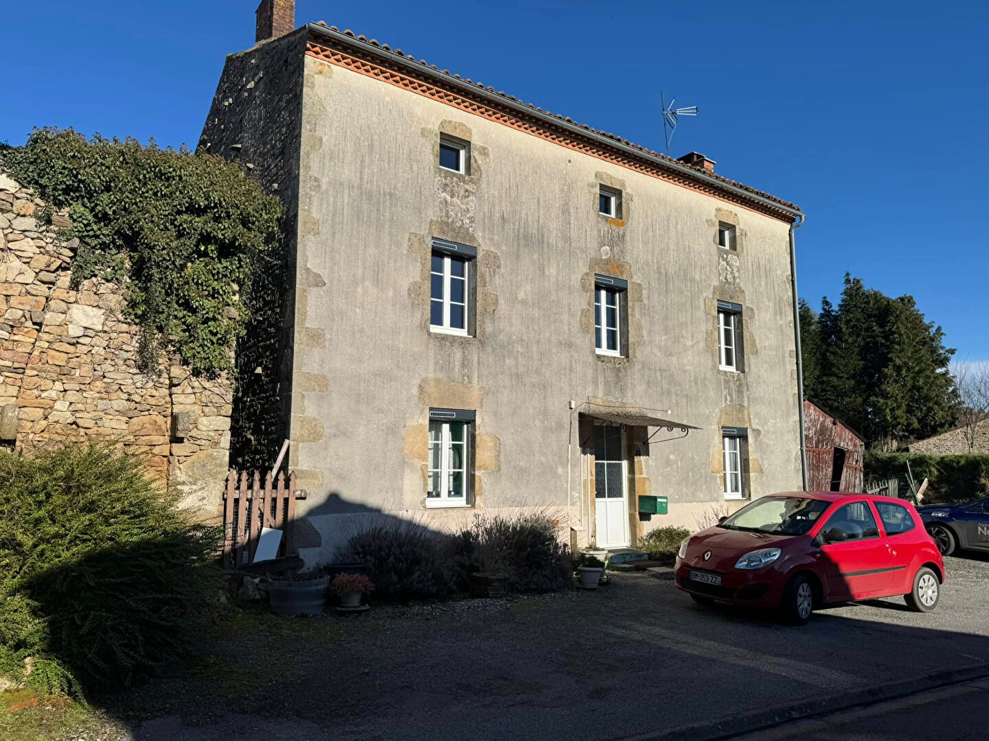 4 bedroom House (unspecified) For Sale