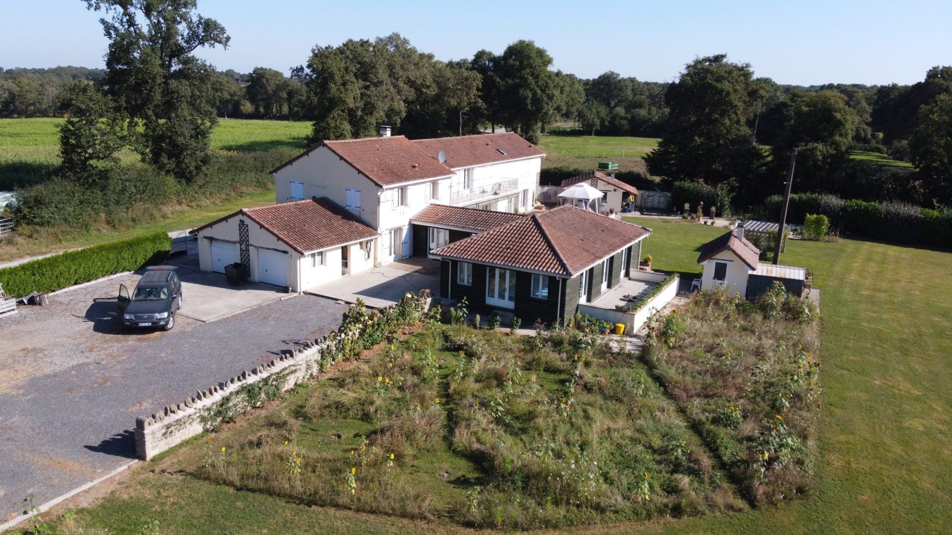 6 bedroom House (unspecified) For Sale