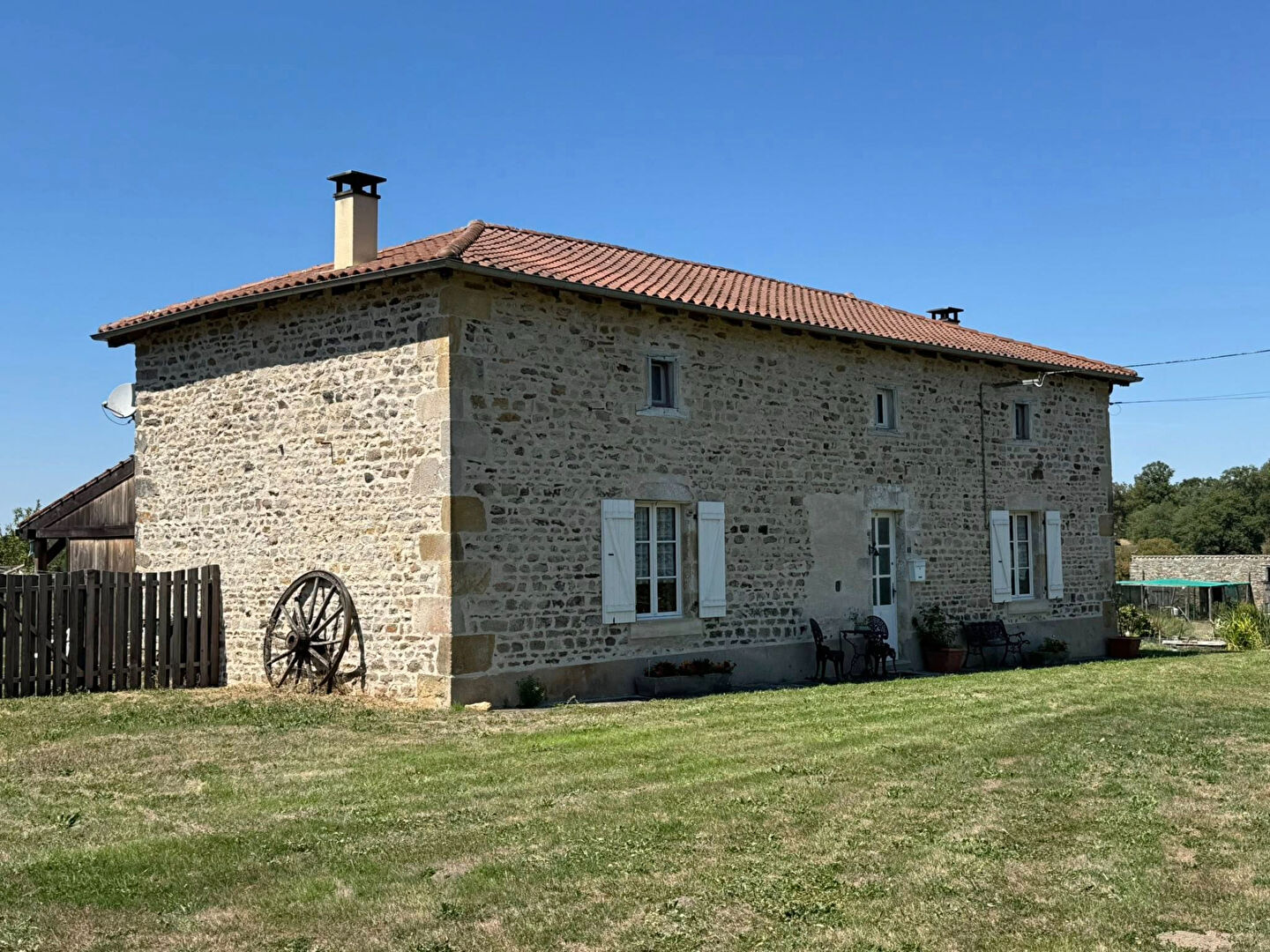 3 bedroom Farm House For Sale