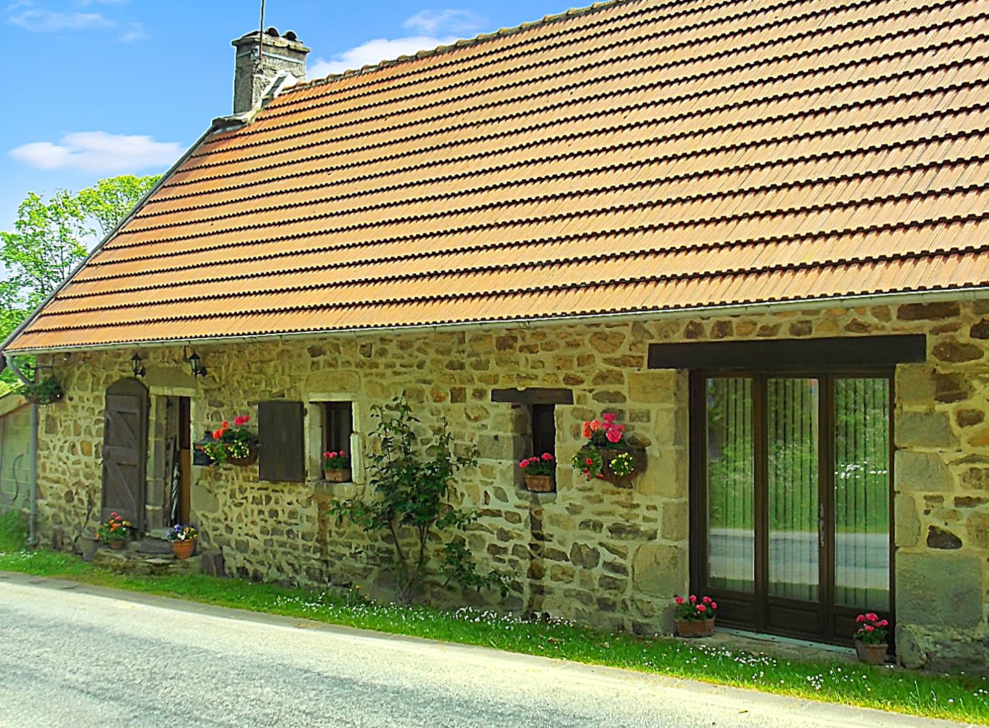 3 bedroom Stone House For Sale