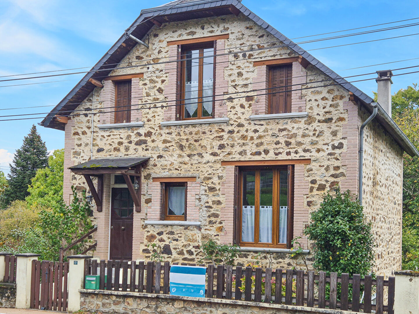 3 bedroom Stone House For Sale