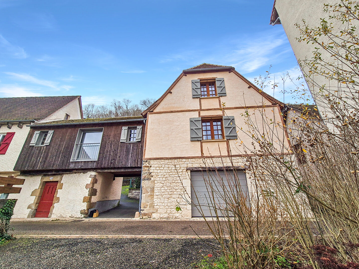 2 bedroom House (unspecified) For Sale