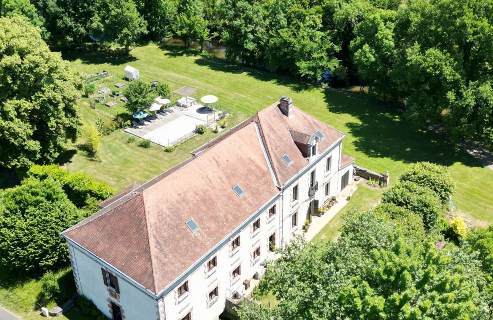 7 bedroom House (unspecified) For Sale