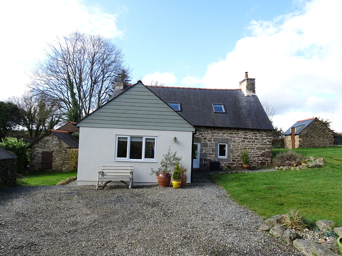 2 bedroom Detached house For Sale