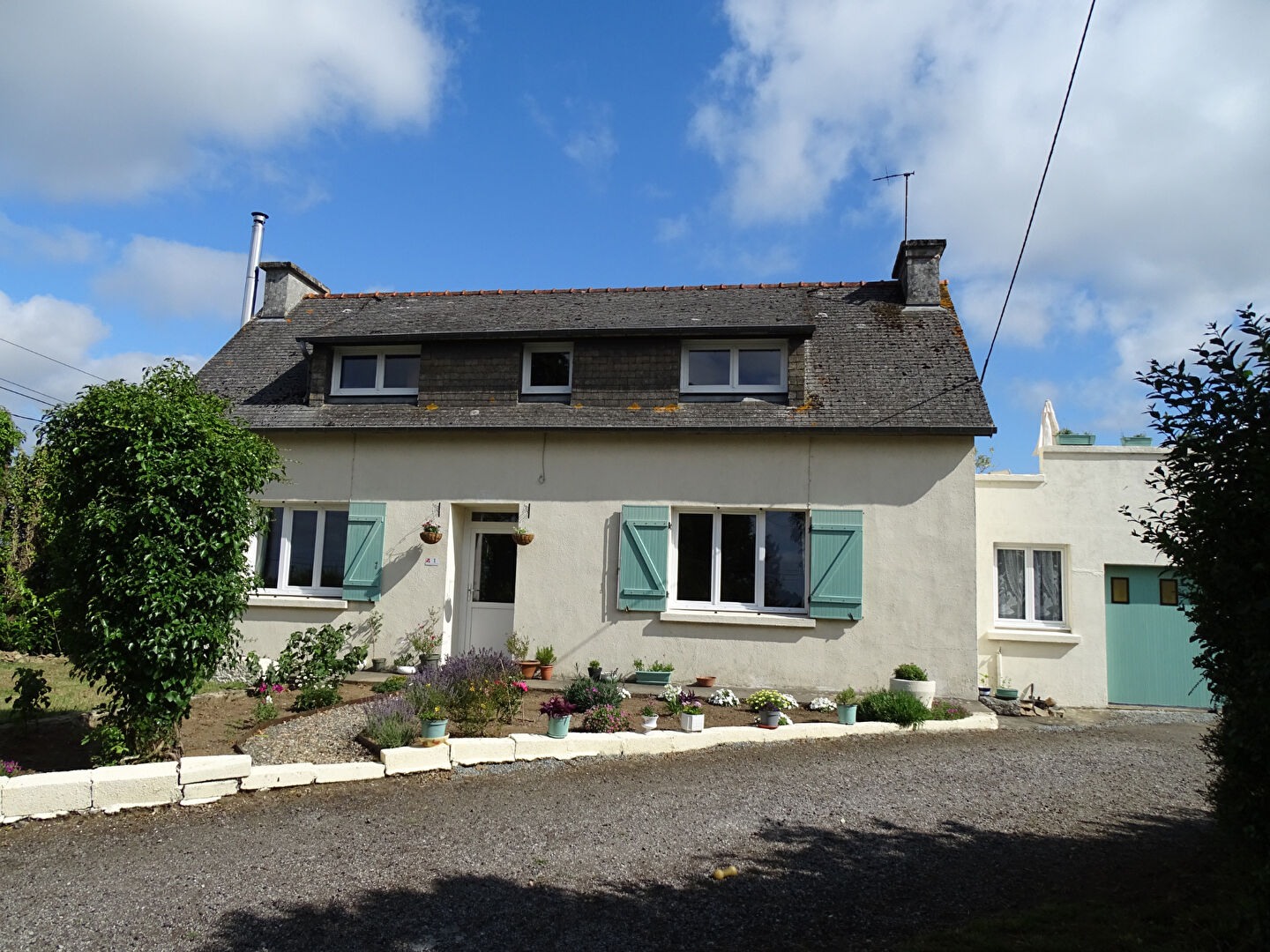 2 bedroom Detached house For Sale