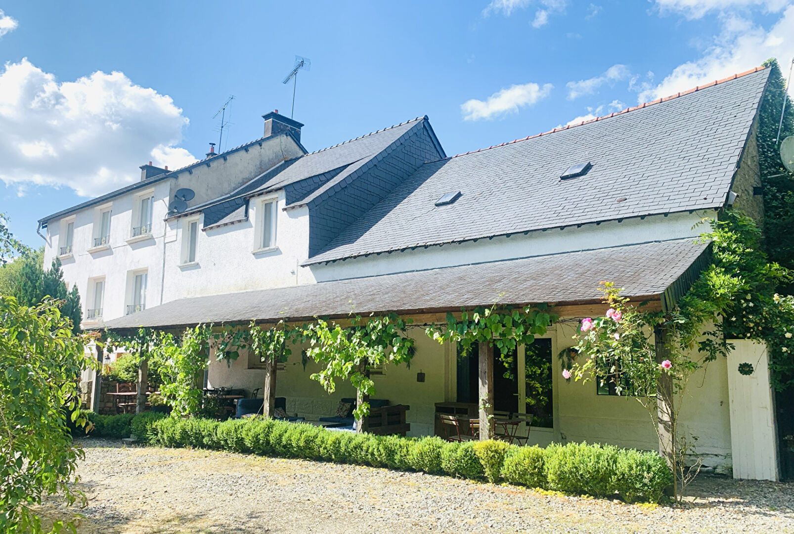8 bedroom House (unspecified) For Sale