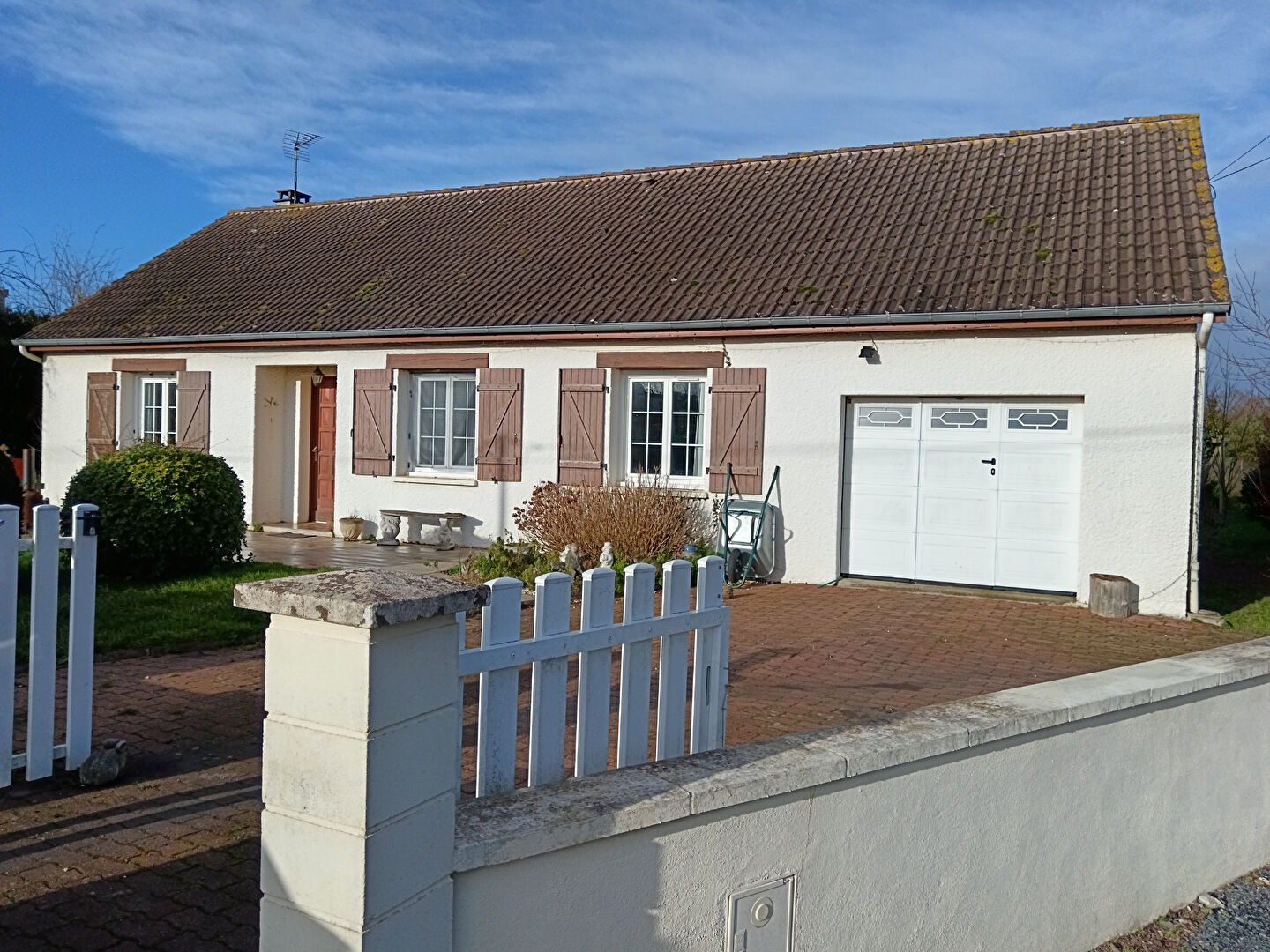 3 bedroom Bungalow For Sale