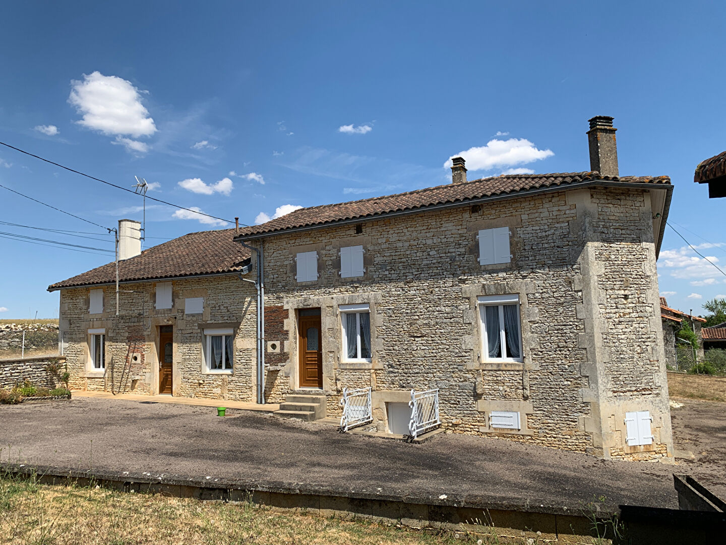 2 bedroom Stone House For Sale