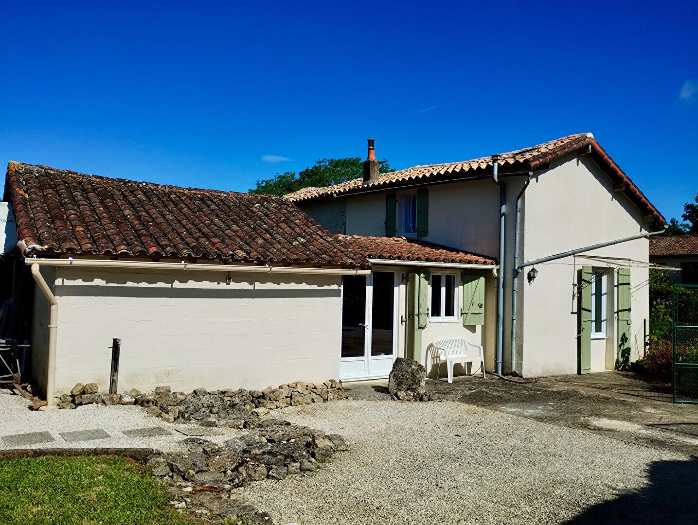 1 bedroom Village House For Sale
