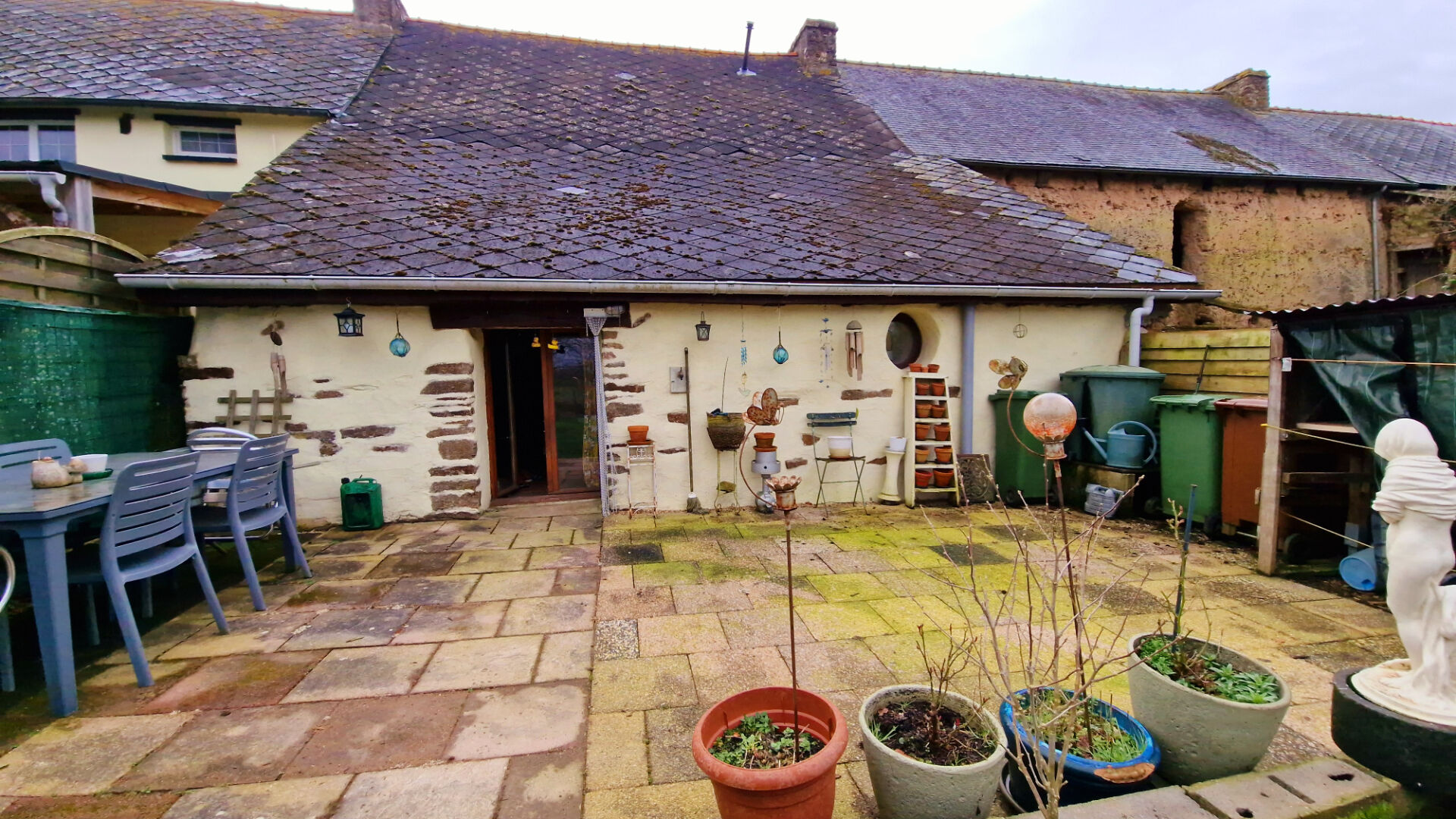 1 bedroom Cottage For Sale