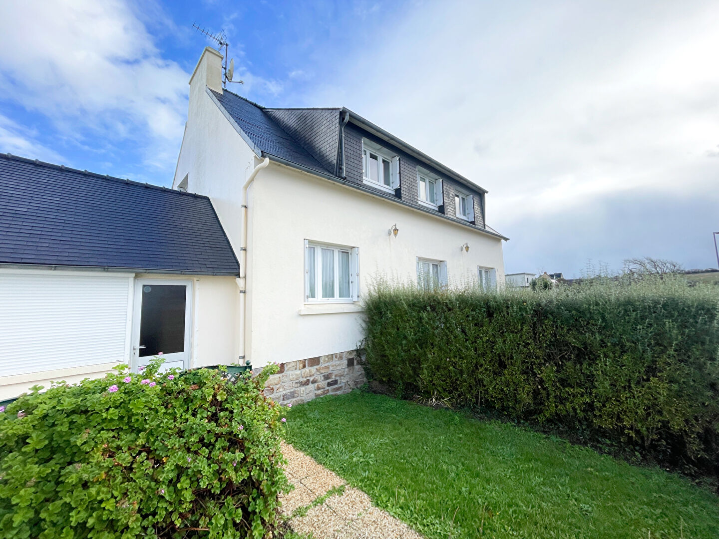 8 bedroom Studio flat For Sale