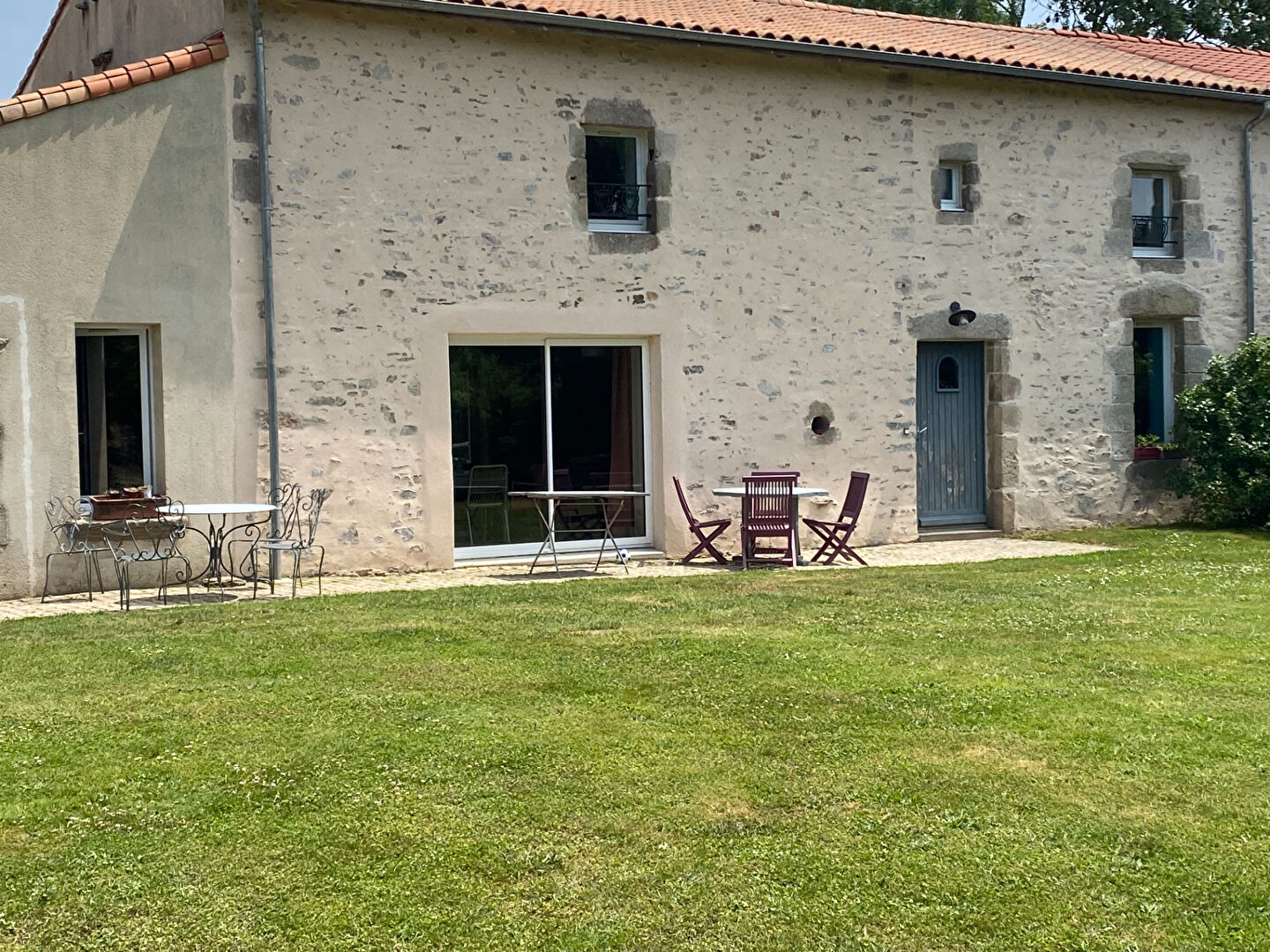 14 bedroom Stone House For Sale