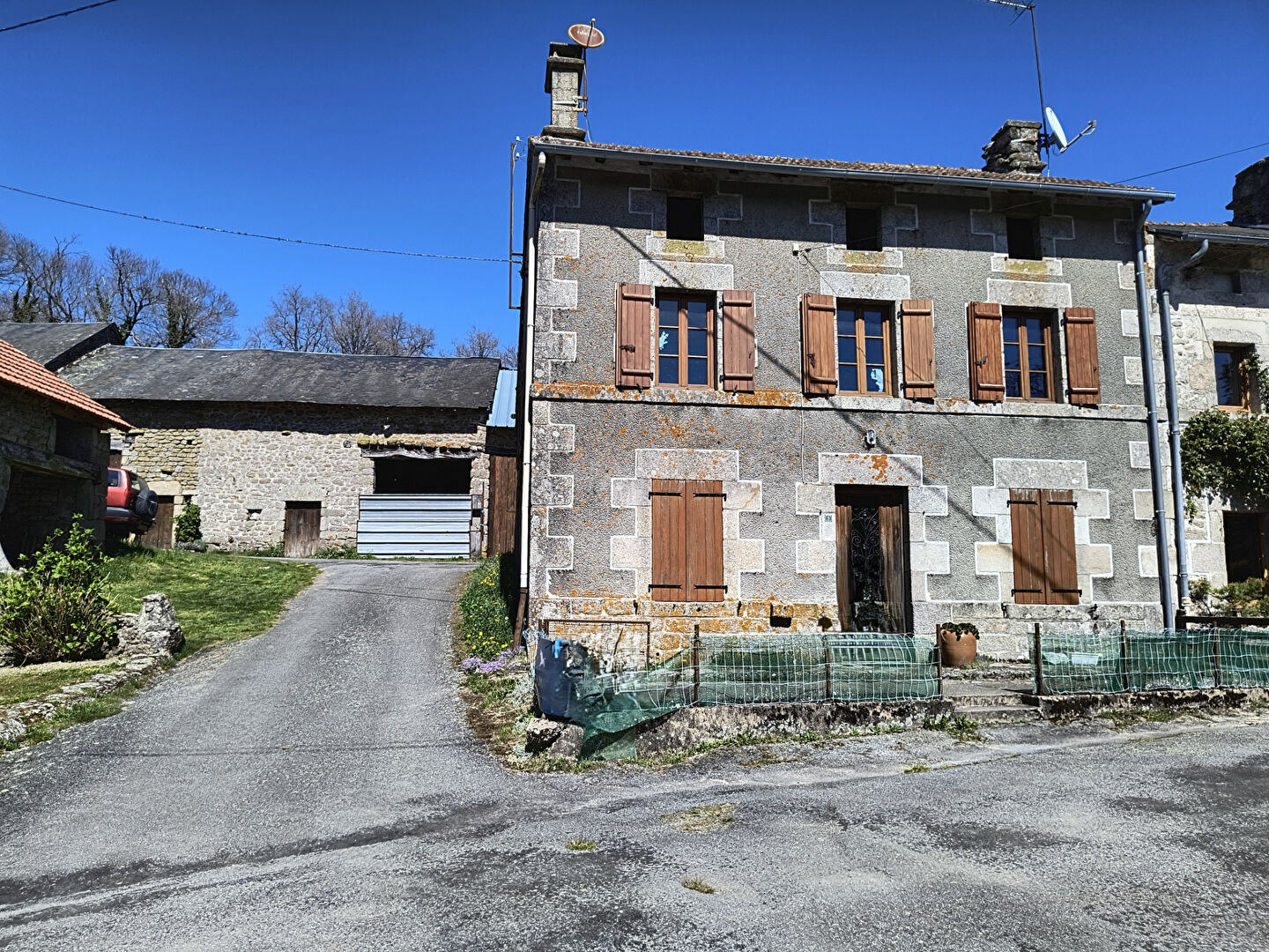 2 bedroom Detached house For Sale