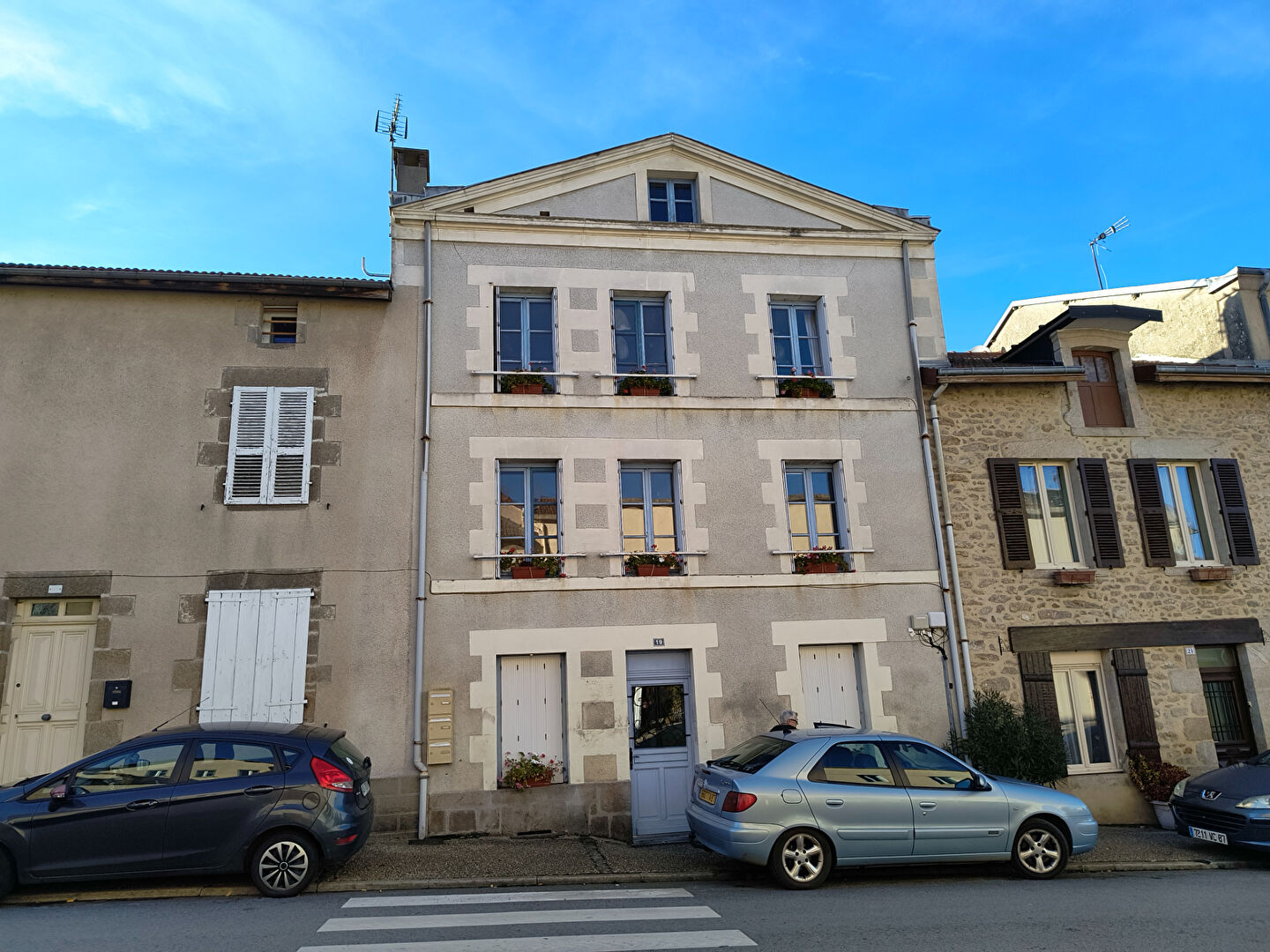 3 bedroom Town house For Sale