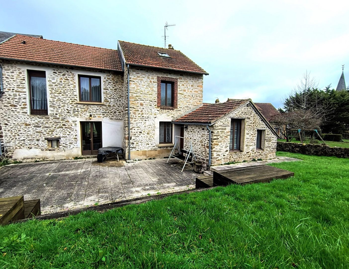 4 bedroom House (unspecified) For Sale