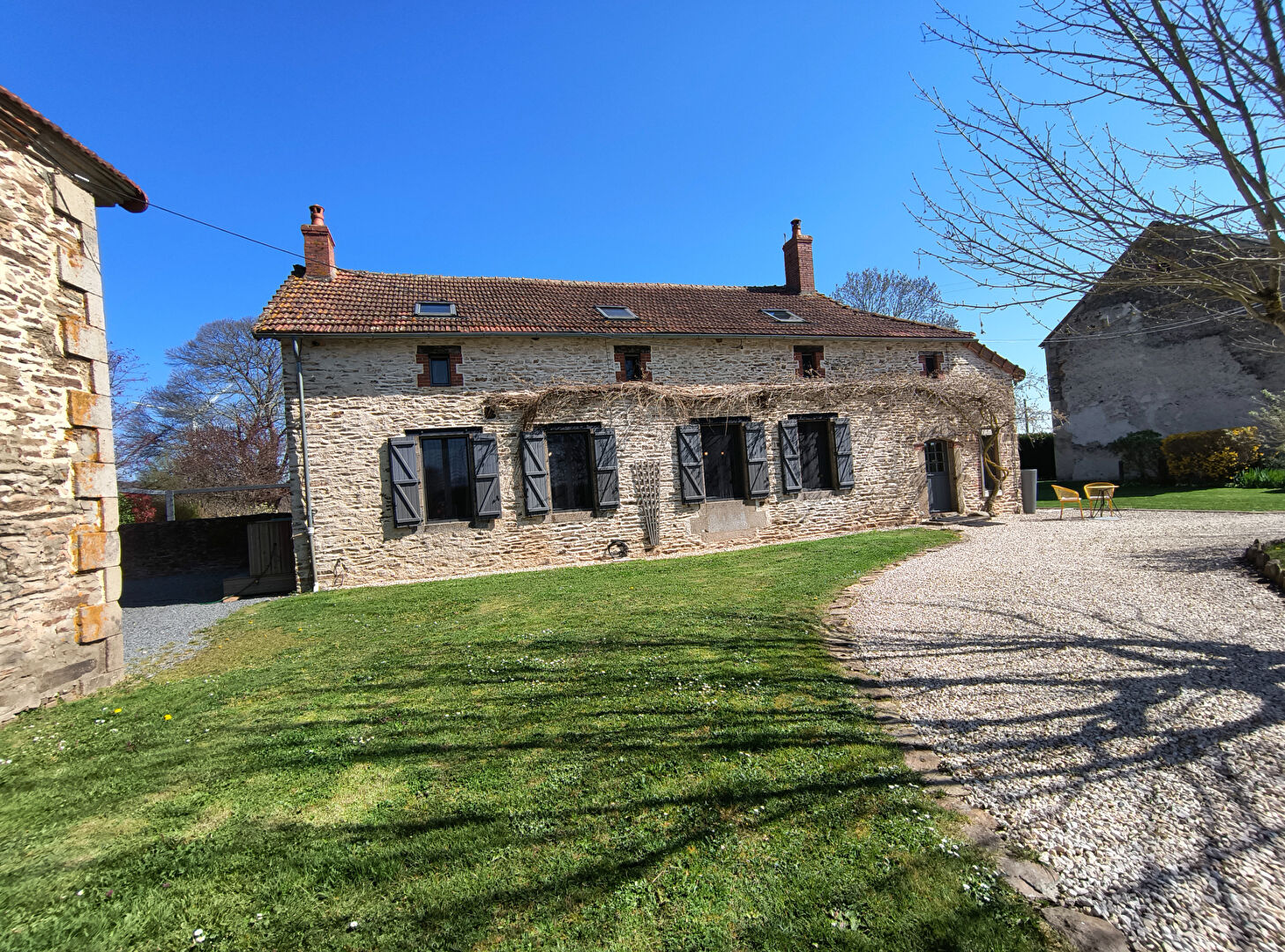 2 bedroom Detached house For Sale
