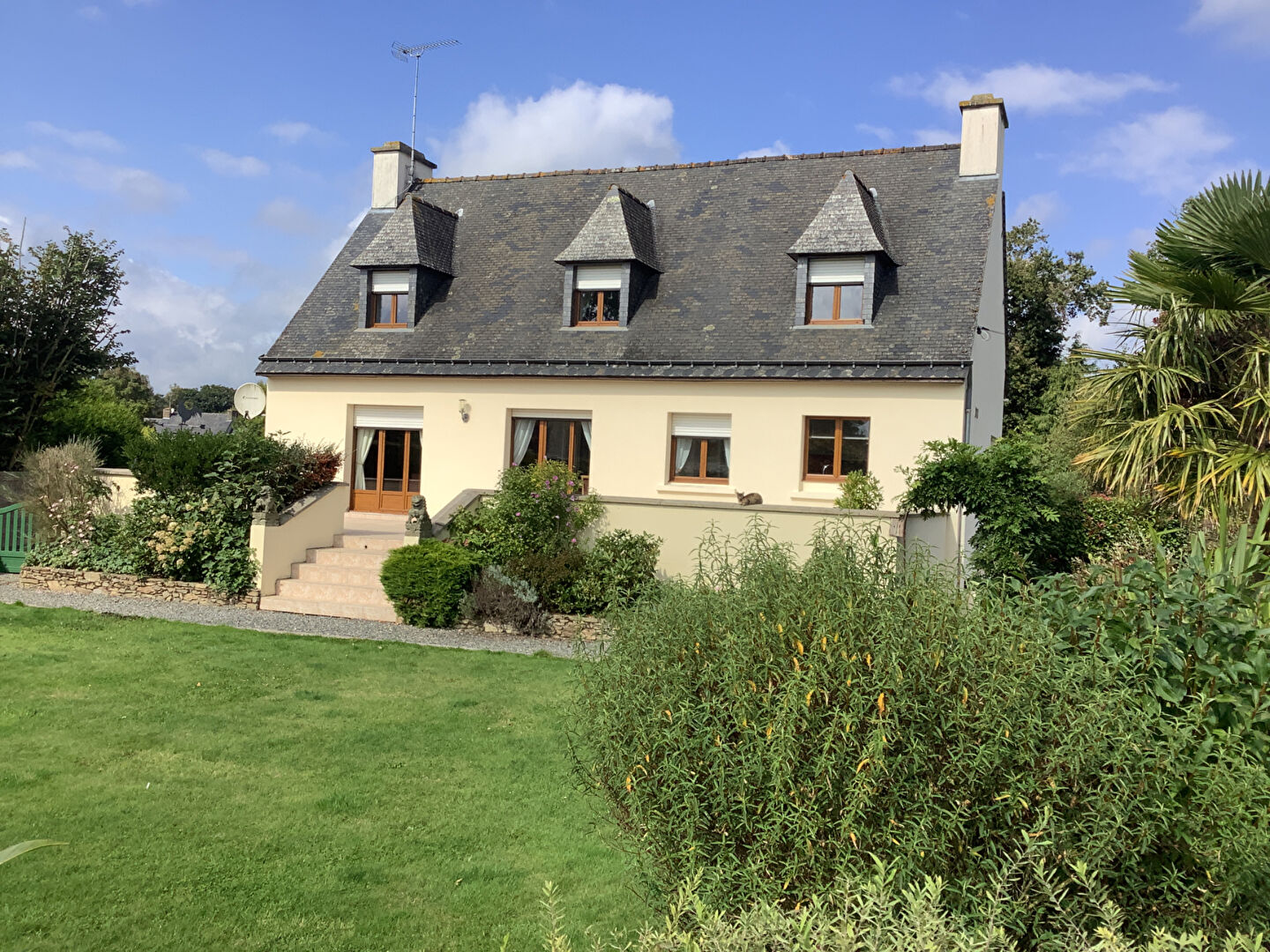 4 bedroom House (unspecified) For Sale