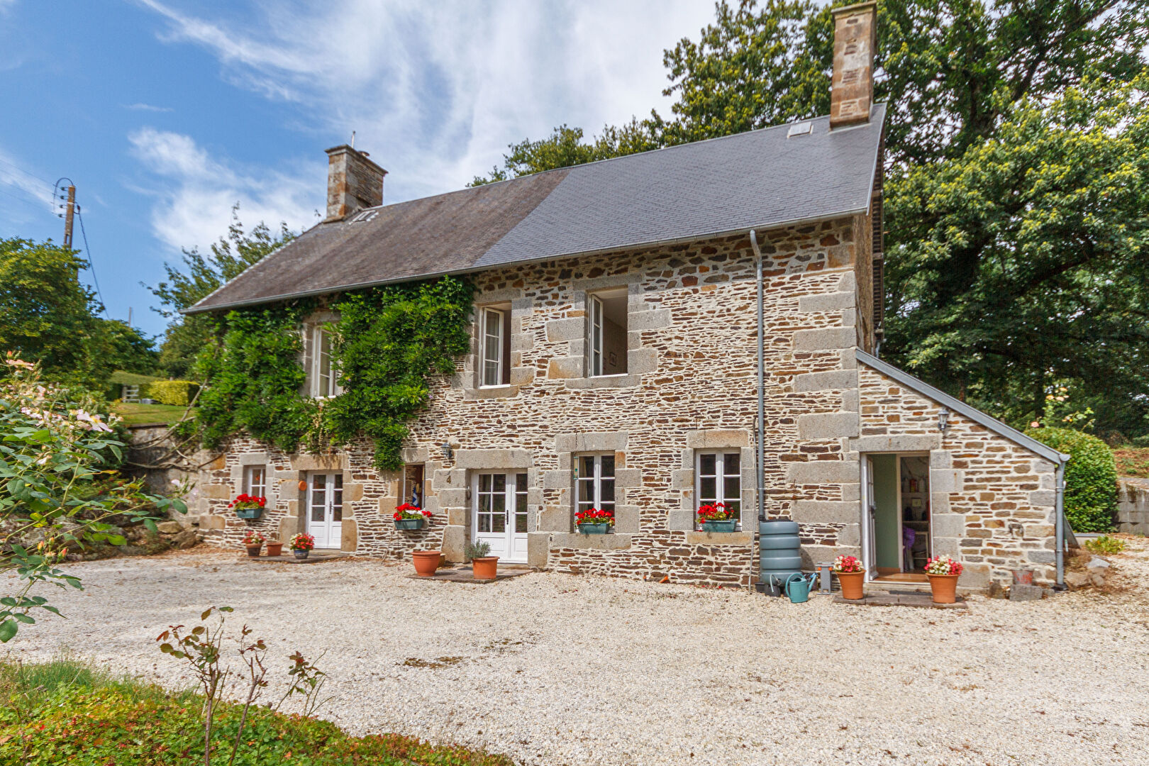 4 bedroom Cottage For Sale