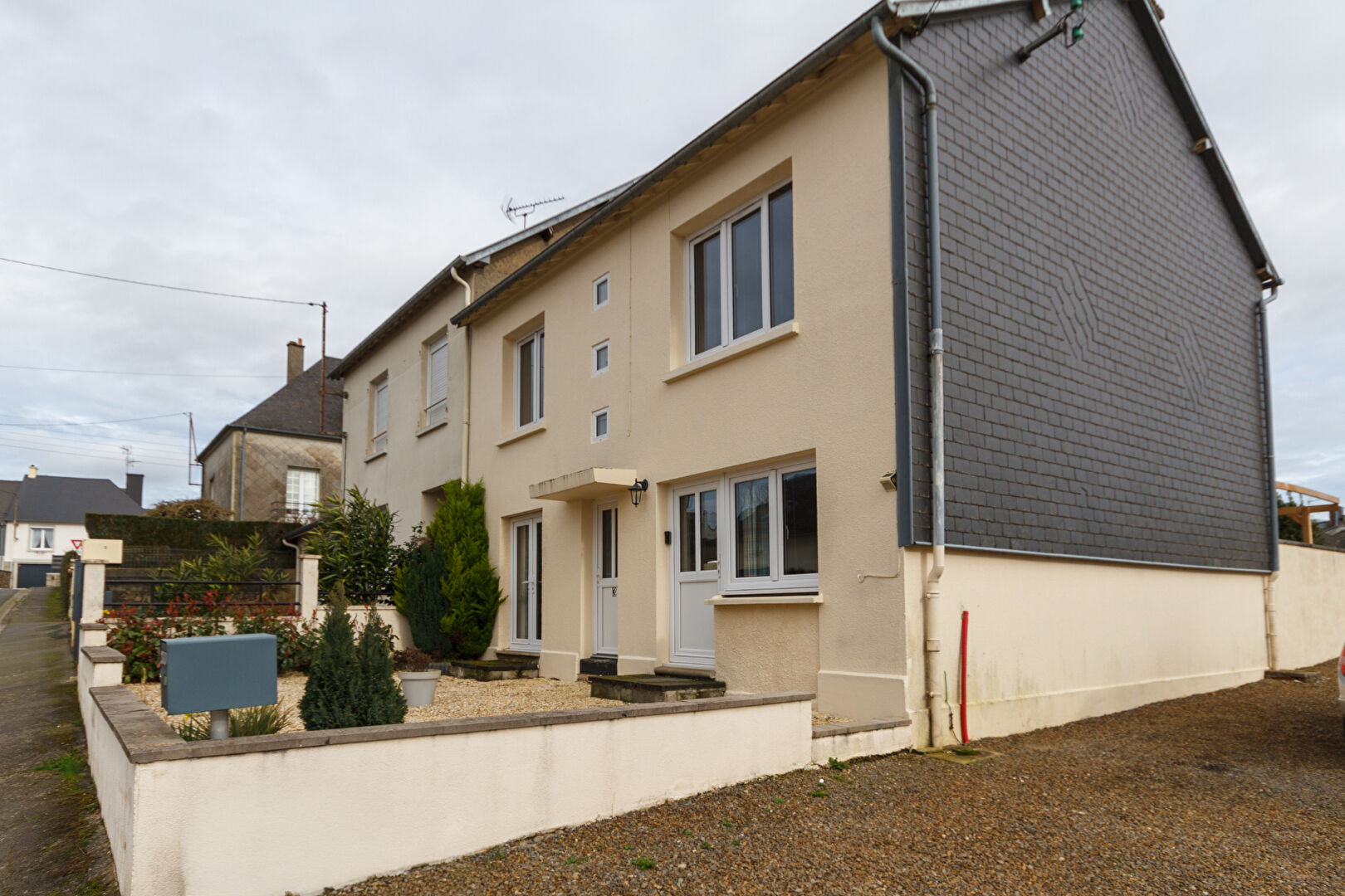 3 bedroom House (unspecified) For Sale