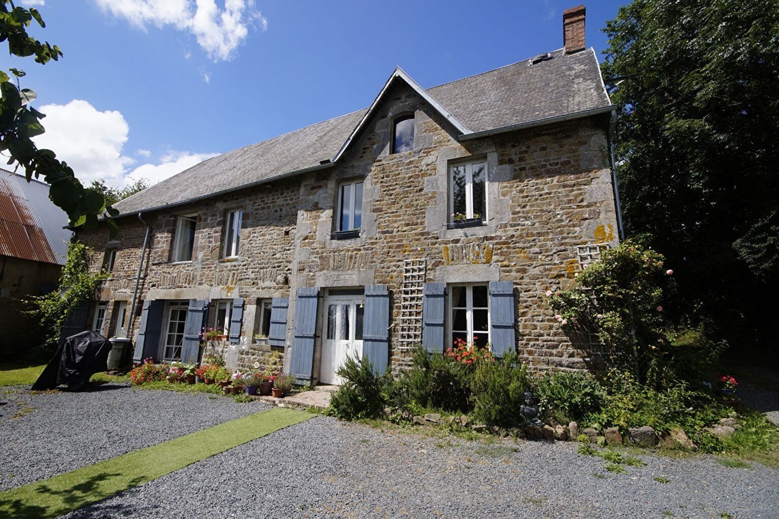 4 bedroom House (unspecified) For Sale