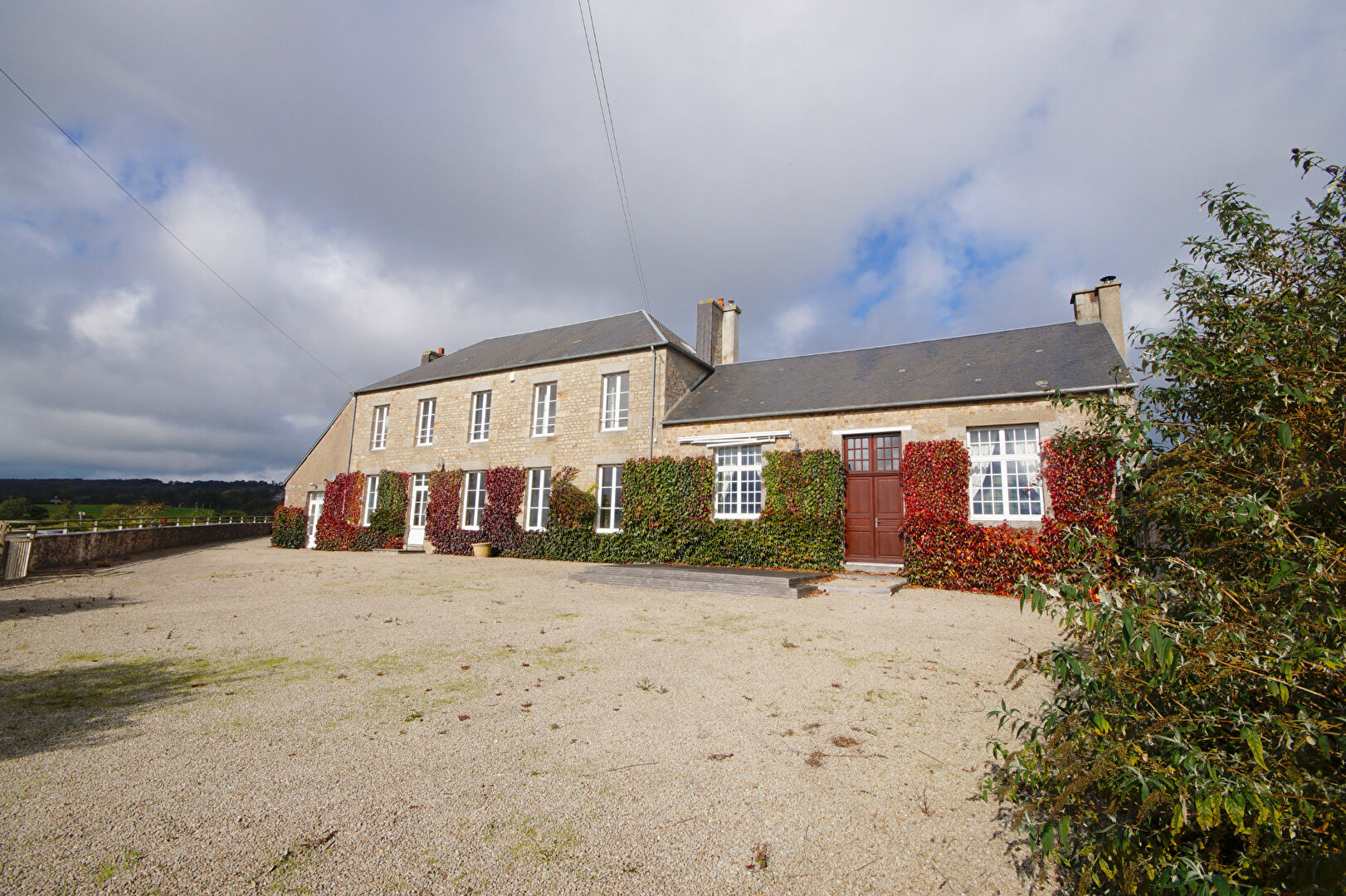 4 bedroom House (unspecified) For Sale