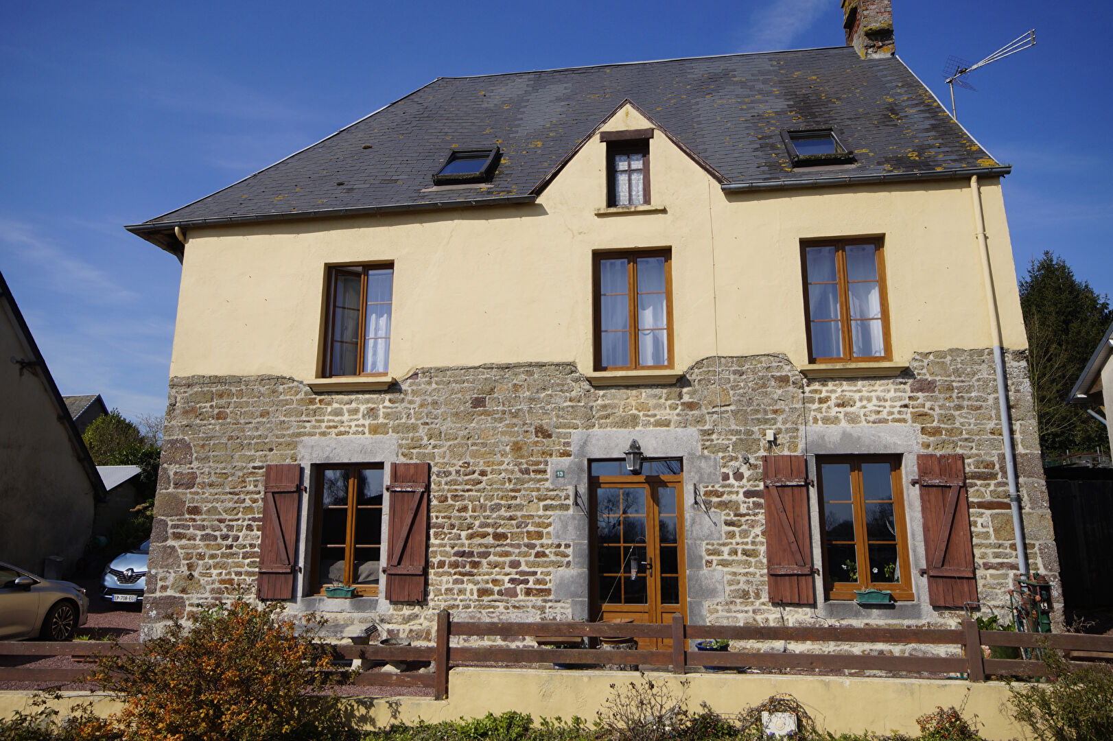 4 bedroom House (unspecified) For Sale