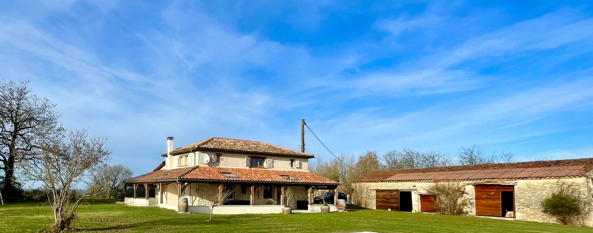 3 bedroom Stone House For Sale