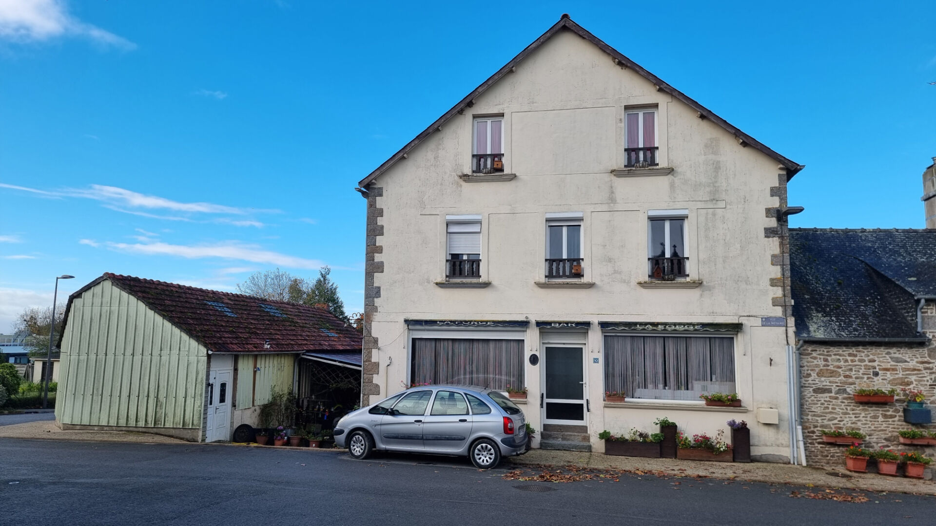 4 bedroom Village House For Sale