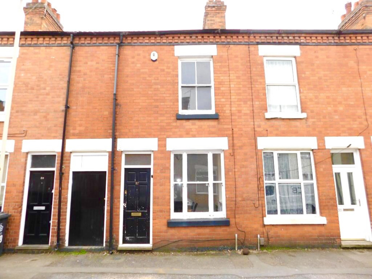 2 bedroom Terraced House To Let