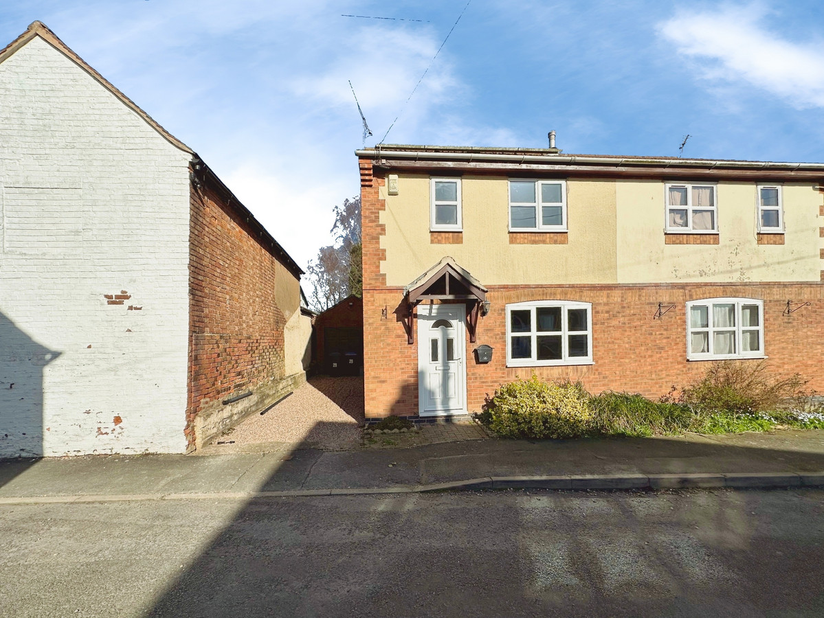 2 bedroom Semi-detached house For Sale