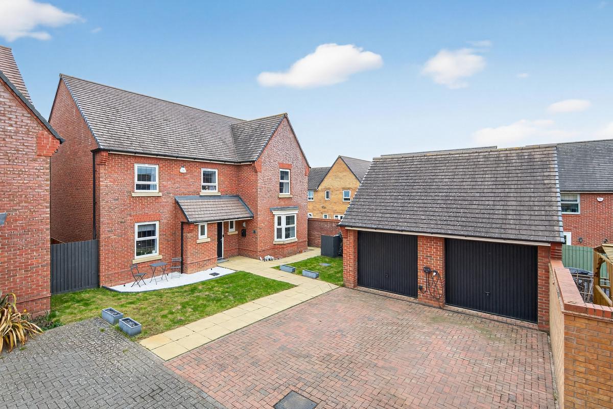 5 bedroom Detached house For Sale