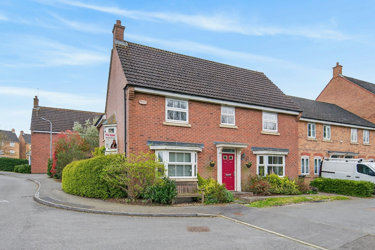 4 bedroom Detached house For Sale