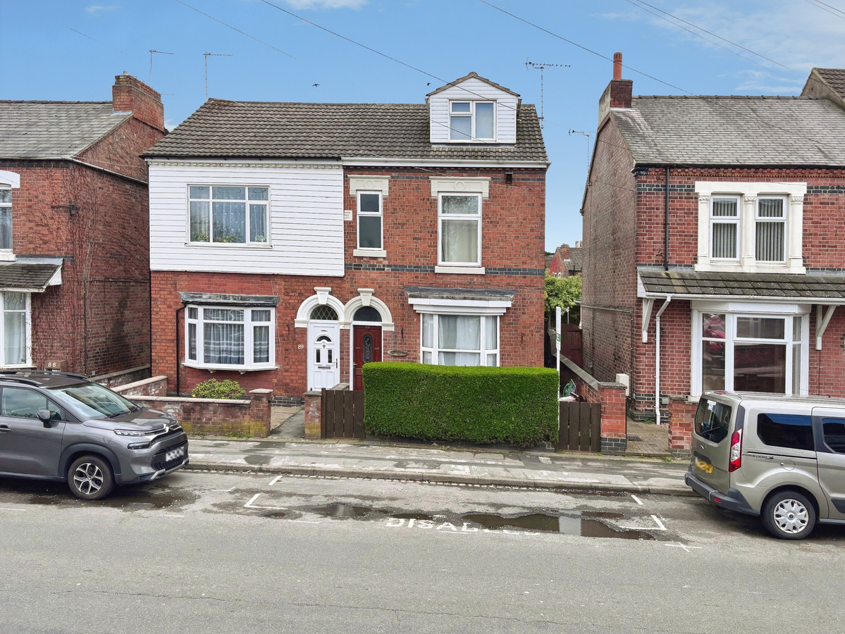 4 bedroom Semi-detached house For Sale