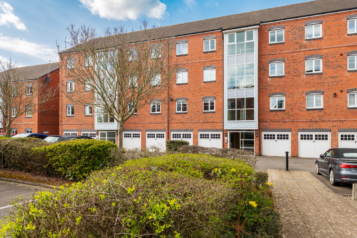 2 bedroom Apartment For Sale
